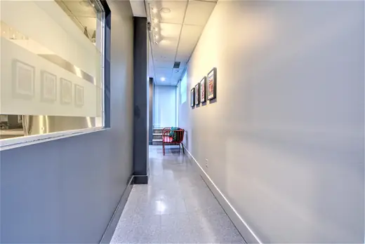 Corridor — Le 933